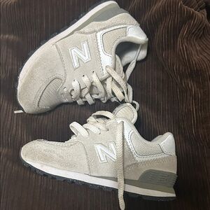 New Balance Kids Grey Sneakers 7c